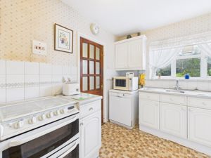 Kitchen other way - click for photo gallery
